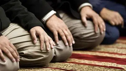 İzmir’de Kurban Bayramı namazı kaçta kılınacak? Diyanet vakti açıkladı mı, hangi camiler dolacak, sabah kaçta başlanacak?