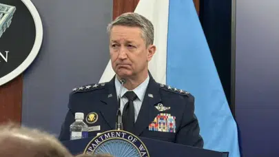 ABD'den İran'a 'Normandiya' göndermesi! Pentagon: 'Saatler içinde ineriz!'