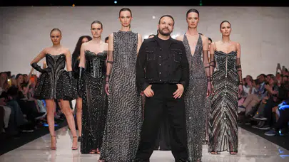 İzmir’de mermer podyumda moda rüzgarı: Murat Acar’dan sanatsal şov
