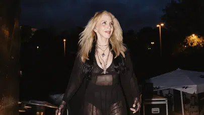 Sertab Erener 48 şarkılık dev repertuvarıyla KüçükÇiftlik Park'ta sahne aldı