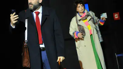 Erdal Beşikçioğlu’nun yeni oyunu görücüye çıktı! Galada 'yeni damat' sürprizi