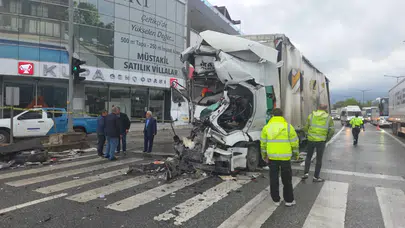 Orhangazi’de korkunç sabah: Tankere çarpan tır sürücüsü hayatını kaybetti...