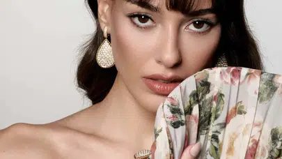 Dilan Çiçek Deniz Mayıs ayında Marie Claire'in iki farklı edisyonuna kapak yıldızı oldu!