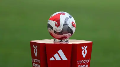 Şampiyonluk yarışı kilitlendi! Puan farkı eridi, Süper Lig’de nefes kesen tablo
