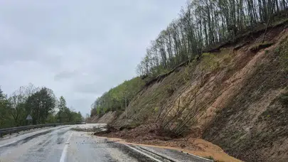 Pazaryeri'nde toprak kayması: Bahçesultan ve Gümüşdere yolu risk altında