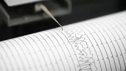 Japonya’da 6.7’lik korkutan sarsıntı! Ofunato açıkları gece yarısı sallandı