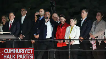 CHP Genel Merkezi karıştı: Görevden uzaklaştırılan Özgür Özel'den sokağa çağrı!