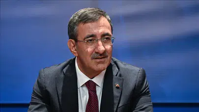 Dev zirvede Türkiye imzası! Cumhurbaşkanı Yardımcısı Yılmaz küresel liderlerle bir arada
