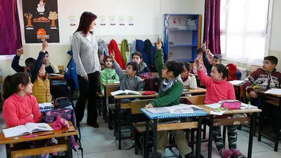 MEB'den öğretmenlere ek süre müjdesi! İl içi tayin başvurularında tarih değişti