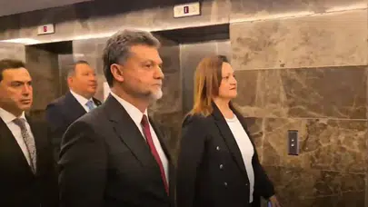 Burcu Köksal AK Parti Genel Merkezi’ne giriş yaptı!