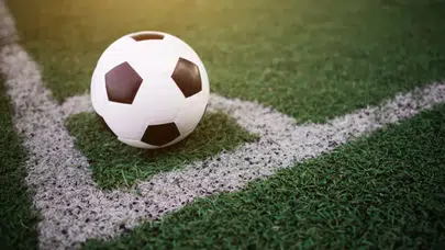 15 Mayıs bugün hangi maçlar var? Rizespor - Beşiktaş maçı kaçta, Çorumspor Bodrum FK hangi kanalda, Liverpool şifresiz mi?