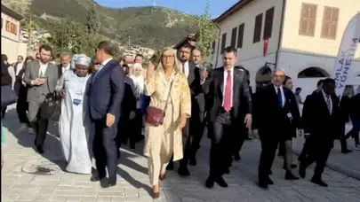 Bakan Kurum paylaştı, dünya izledi: Enkazdan yükselen modern şehirler!