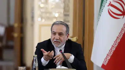 Abbas Arakçi’den Çin’de gövde gösterisi: 'Yalnızca adil bir anlaşmaya varız!'