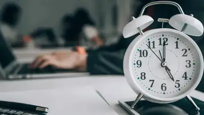 26 Mayıs arefe günü mesai kaçta bitecek, yarım gün tatil ne zaman başlayacak, kamu kurumları açık mı?