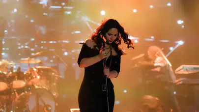 Şebnem Ferah sessizliğini bozuyor: Rock’ın kraliçesi sahnelere dönüyor!