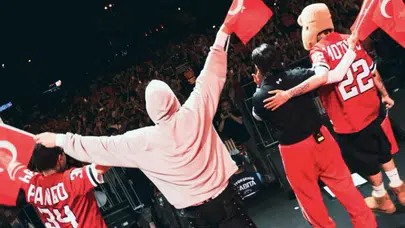 Aydın'da 19 Mayıs coşkusu: Motive konserine 40 bin kişi akın etti