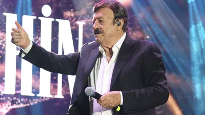 Kıbrıs’ta tarihi buluşma: Selami Şahin, Zeki Müren ile hologram düeti yaptı!