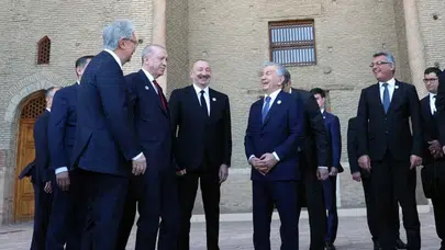 Türkistan’da kardeşlik rüzgarı! Liderlerden tarihi şehirde samimi gezi