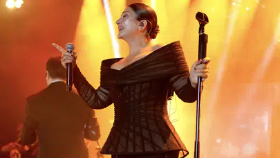 Sibel Can Mayıs ayında İstanbul sahnelerinde müzik ziyafeti sunacak