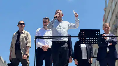 'Elini öpüp, yanında gezeceğim': Özel ile Kılıçdaroğlu arasında liderlik polemiği