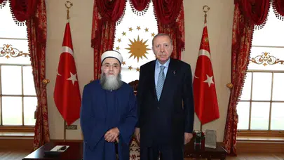 Cumhurbaşkanı Erdoğan Dolmabahçe'de Ahmet Mahmut Ünlü'yü kabul etti
