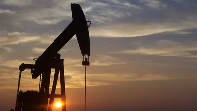 Hürmüz'de tanker trafiği normale döndü, petrol sert düştü!