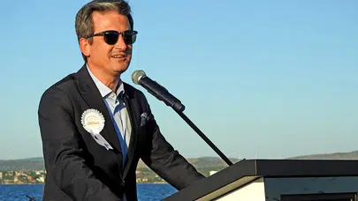 Edebiyat, Tarih ve Doğa Çeşme'de buluştu: 33 okul, yüzlerce öğrenci ve dev final