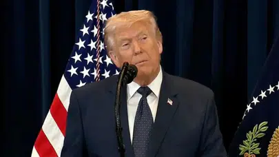 Tarihi gecede beklenmedik kriz: Trump Canlı yayında yuhlandı!