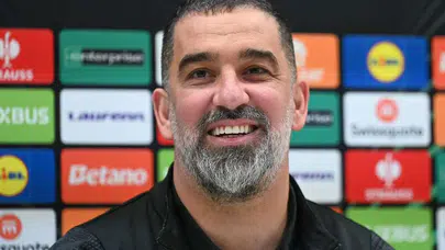 Fenerbahçe'nin eski yıldızı Shakhtar'da! Arda Turan imzasını attırdı