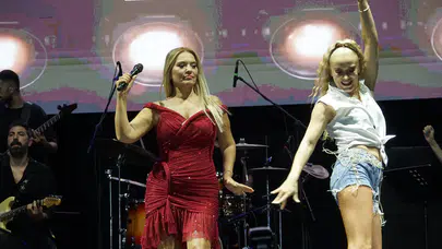 Kiraz Festivali'nde final gecesi: Demet Akalın ve Sakiler sahnede