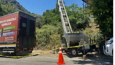 Asansör elektrik teline çarptı, 2 işçi hayatını kaybetti