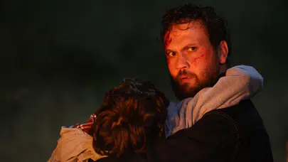Netflix'ten yılın en iddialı gerilimi: Aras Bulut İynemli başrollü "Eve Giden Yol" başladı!