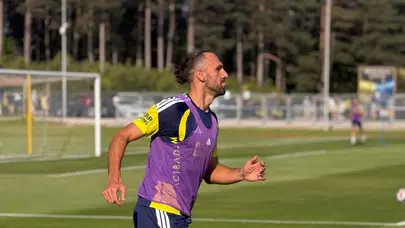 Fenerbahçe'de şok sakatlık! Vedat Muriqi sedyeyle antremanı terk etti