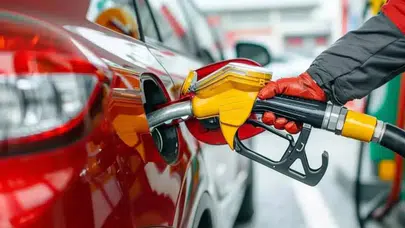 Akaryakıtta üçte üç! Motorin fiyatlarında indirim maratonu sürüyor: Bu gece yarısına dikkat