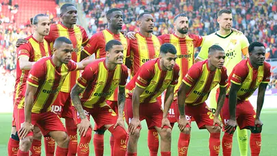 İzmir'de transfer fırtınası: Göz-Göz'den savunmaya ve hücuma çifte takviye!