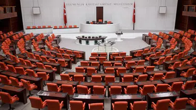 TBMM’de dengeler değişti: İşte Meclis’teki yeni sandalye dağılımı!