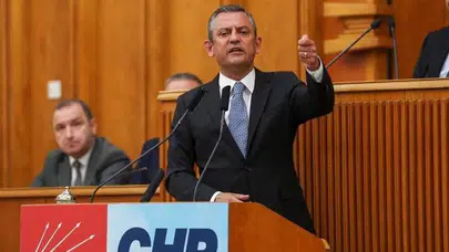 Tartışmalı grup toplantısı başladı: Özel, CHP Genel Merkezini hedef aldı
