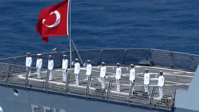 Yunan basını karıştı! Tek bir kare fotoğraf Atina'yı birbirine kattı!