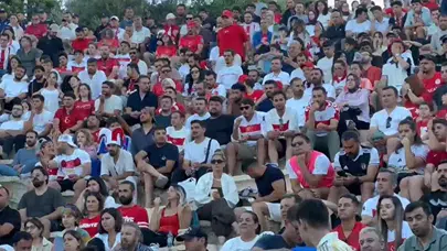 2500 yıllık tarihin gölgesinde milli coşku: Kaş Antik Tiyatroda tek yürek oldu