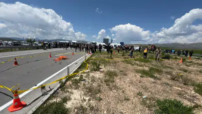 Van’dan kahreden haber: İki otomobil çarpıştı, ortalık savaş alanına döndü!
