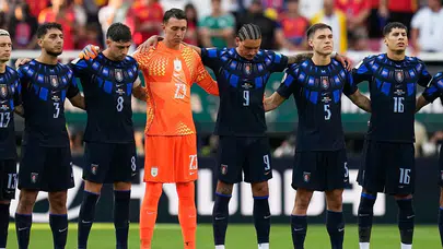 Uruguay takımındaki başarısızlığın faturası uçak biletlerine kesildi!
