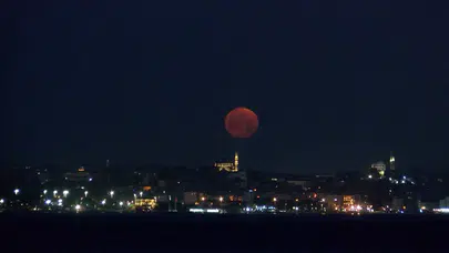 2026 Çilek Dolunayı gökyüzünde nadir bir mikromoon sunacak