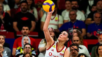 Voleybol dünyasını üzen sakatlık! 22 yaşındaki milli oyuncu ameliyat edildi