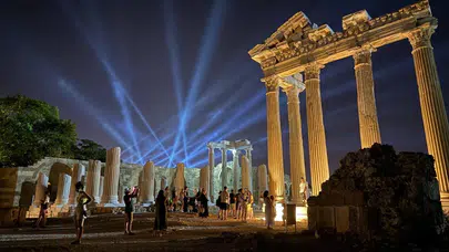Kültür ve Turizm Bakanı Ersoy'dan 'Gece Müzeciliği' müjdesi: Efes’ten Nemrut’a ay ışığında tarih