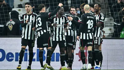 Beşiktaş'ta yüzyılın operasyonu: Üç yıldız gidiyor, Premier Lig'in yıldızı geliyor!
