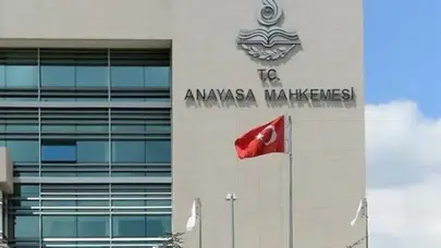 İsim kaldı, amblem gitti! O partinin amblemi resmen iptal edildi!