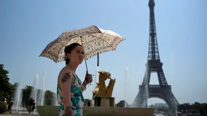 Paris kavruluyor: Son 24 saatte 3 bin kişi hastaneye akın etti!