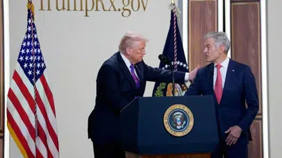 Donald Trump'tan Dr. Mehmet Öz'e Beyaz Saray'da doğum günü sürprizi