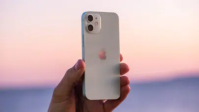Apple’dan görsel devrim: iOS 27 ile bulanık simge dönemi kapanıyor!
