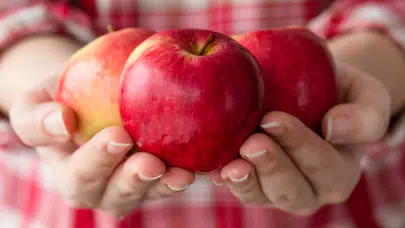Elmanın faydaları nelerdir? Günde 1 elma yemek hangi hastalıklardan korur?